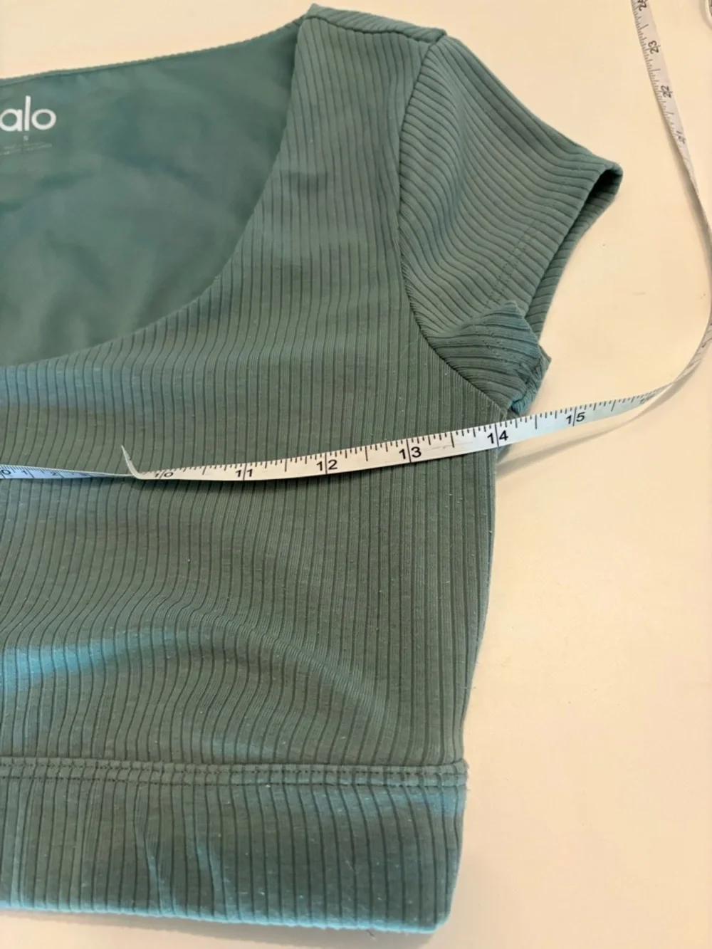 Alo Yoga Blissful Henley crop top green size small